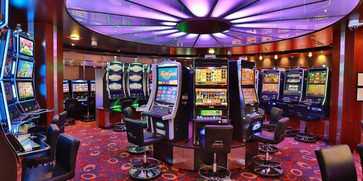 A Guide to Casino Etiquette: The Dos and Don'ts